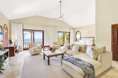 Luxury Villa Photo #37