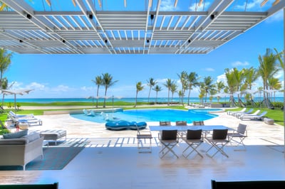 Luxury Villa Photo #11