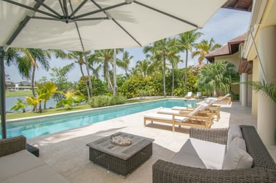 Luxury Villa Photo #4