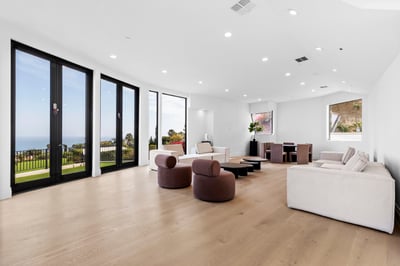 Luxury Villa Photo #35