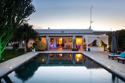 Luxury Villa Photo #38