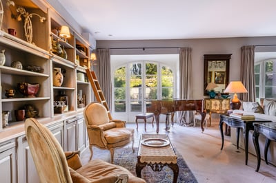 Luxury Villa Photo #25