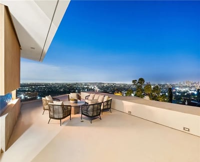 Luxury Villa Photo #18