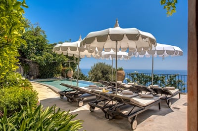 Luxury Villa Photo #13