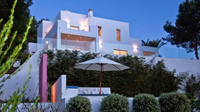 Luxury Villa Photo #3
