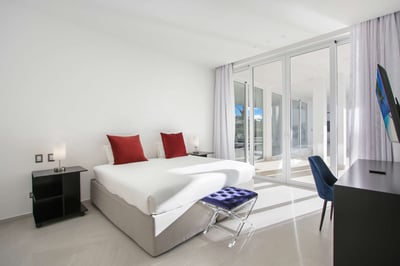 Luxury Villa Photo #39