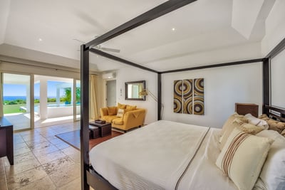 Luxury Villa Photo #39