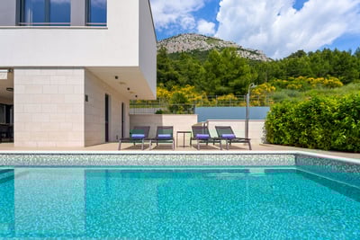 Luxury Villa Photo #11