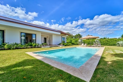 Luxury Villa Photo #3