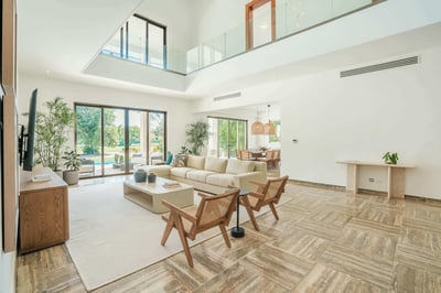 Luxury Villa Photo #14