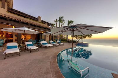 Luxury Villa Photo #3