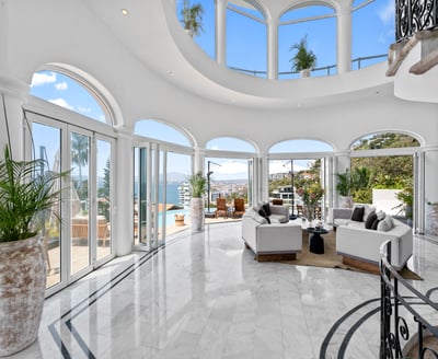 Luxury Villa Photo #27