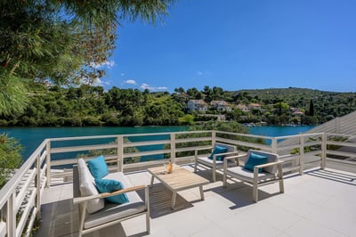 Luxury Villa Photo #14