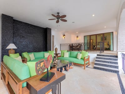 Luxury Villa Photo #29