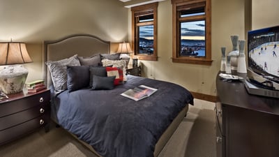 Queen suite
