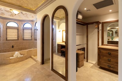 Luxury Villa Photo #60