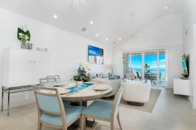 Luxury Villa Photo #4