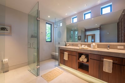 Luxury Villa Photo #38