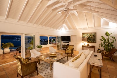 Luxury Villa Photo #9