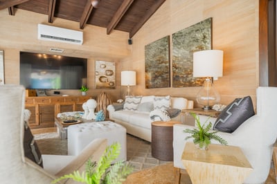 Luxury Villa Photo #32