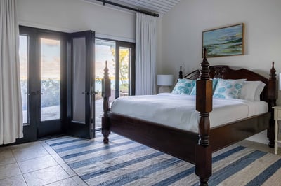 Luxury Villa Photo #17