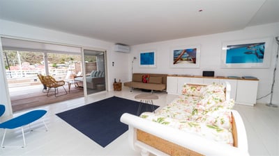Luxury Villa Photo #12