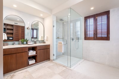 Luxury Villa Photo #17