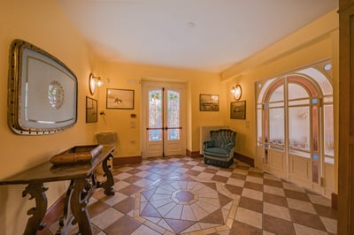 Luxury Villa Photo #8