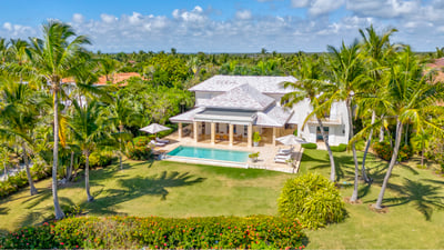 Luxury Villa Photo #4