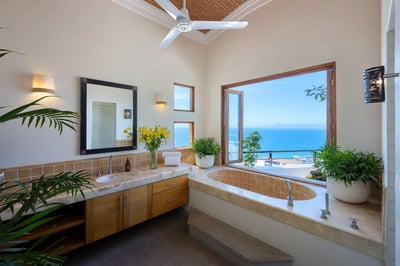 Luxury Villa Photo #29