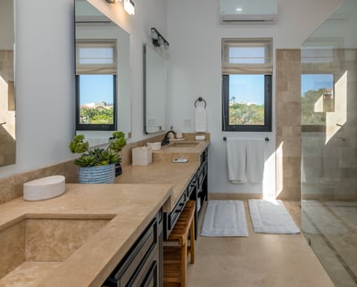 Luxury Villa Photo #57