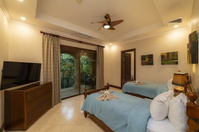 Luxury Villa Photo #56