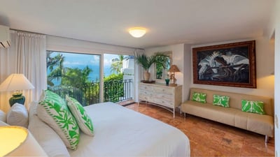 Luxury Villa Photo #36
