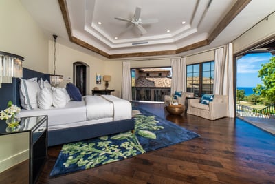 Luxury Villa Photo #12