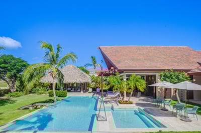 Luxury Villa Photo #2