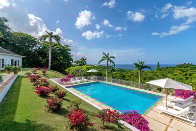 Luxury Villa Photo #2