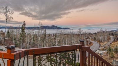 Apex Lodge North Side: Balcony View