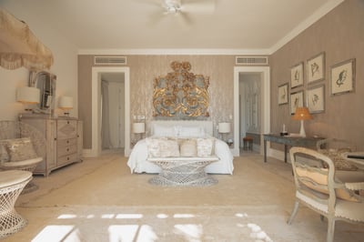 Luxury Villa Photo #31