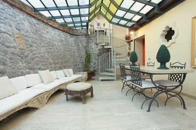 Luxury Villa Photo #12