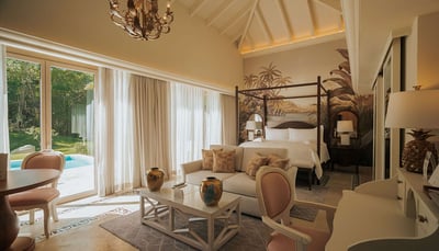 Luxury Villa Photo #3