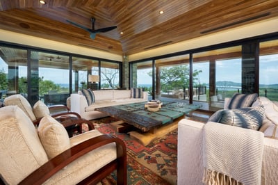 Luxury Villa Photo #18