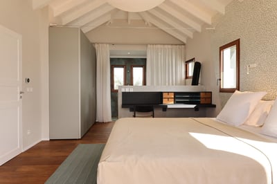 Luxury Villa Photo #33
