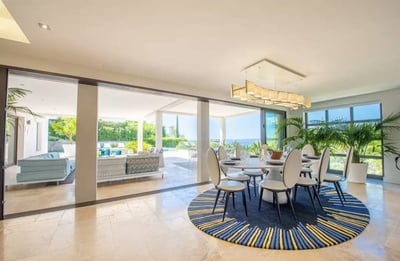 Luxury Villa Photo #10