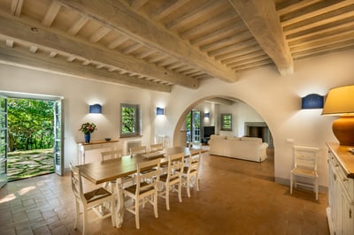 Luxury Villa Photo #10