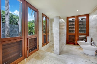 Luxury Villa Photo #36