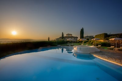 Luxury Villa Photo #6