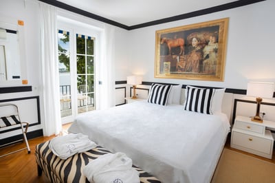 Luxury Villa Photo #16
