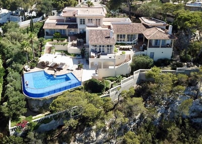 Luxury Villa Photo #36