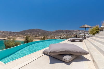 Luxury Villa Photo #8