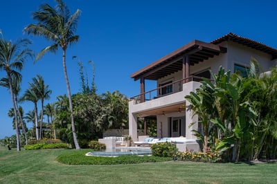 Luxury Villa Photo #10